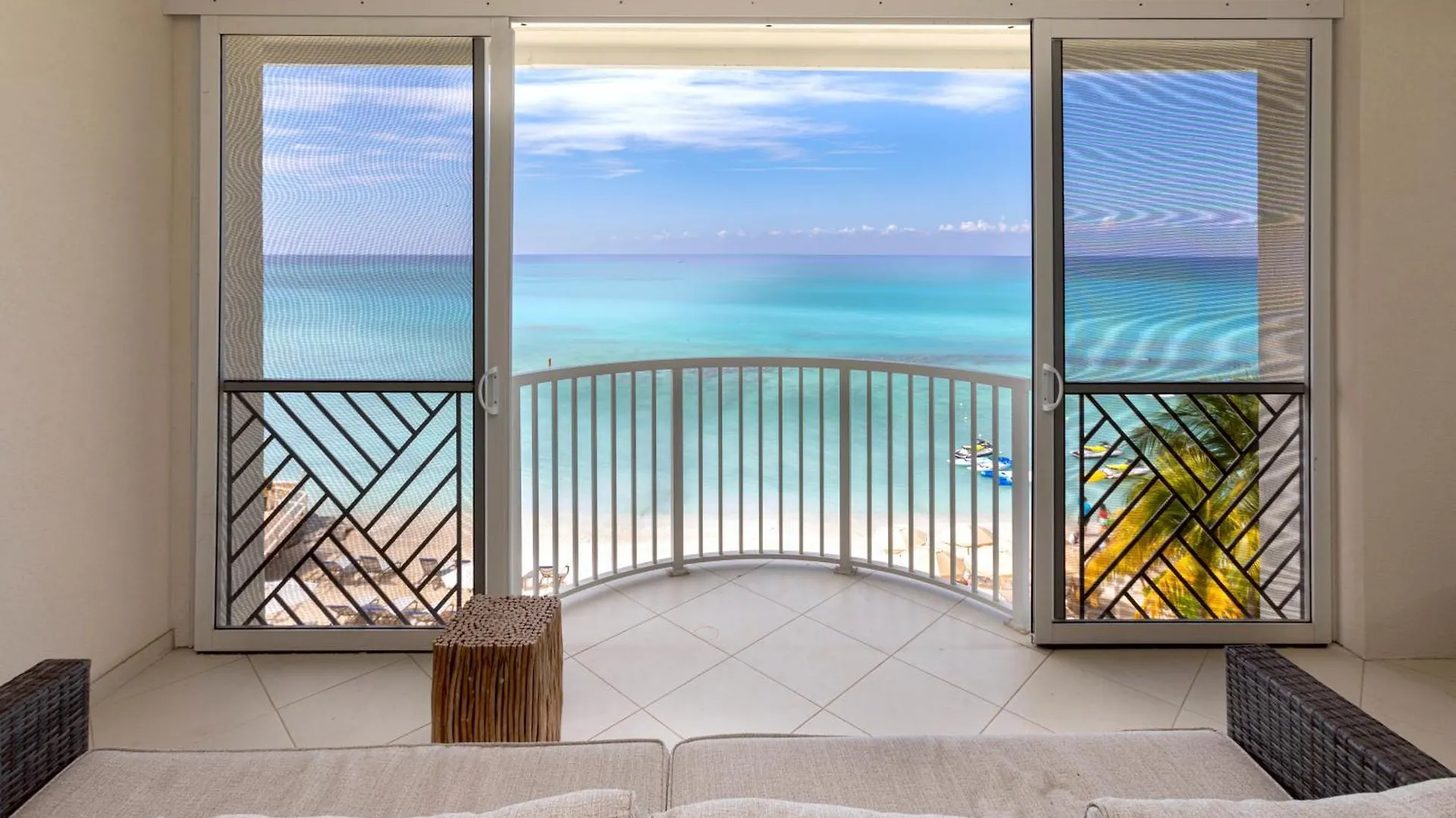 South Bay Beach Club 24 - 4 Bedroom 4 Bathroom Unit West Bay