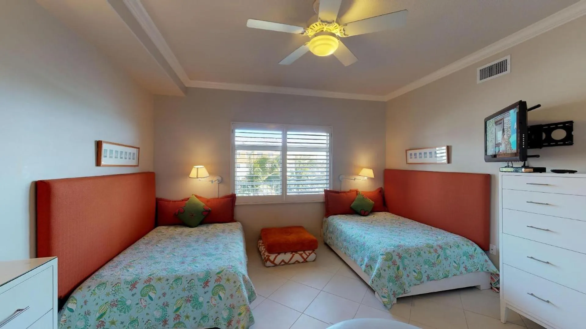 South Bay Beach Club 24 - 4 Bedroom 4 Bathroom Unit West Bay